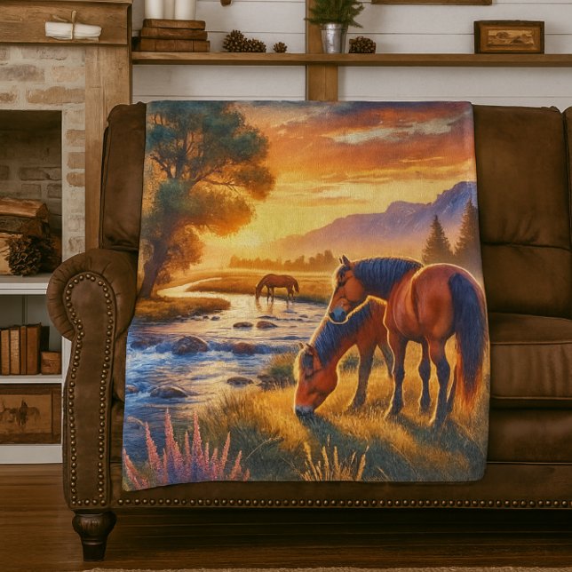 Couverture Polaire Cheval Mustang pâturage par ruisseau au coucher du (Cozy Western fleece blanket with wild horse artwork )