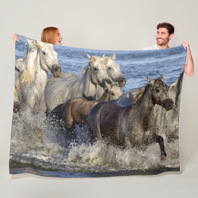 Couverture Polaire CHEVAUX SAUVAGES dans le SURF (En situation)