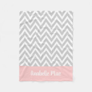Couverture Polaire Chevron gris et rose Nom du bébé Monogrammé