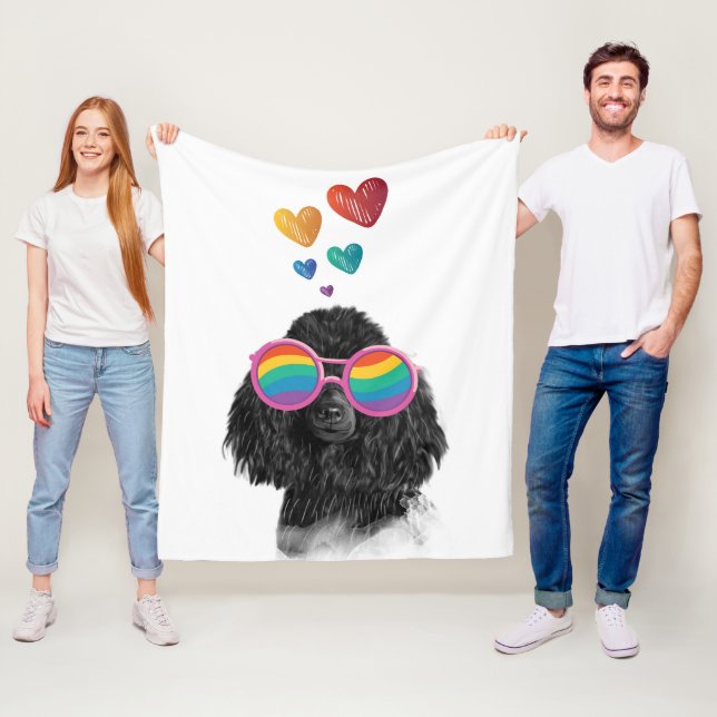 Couverture Polaire Chien Caniche avec la Saint-Valentin coeurs  (En situation)
