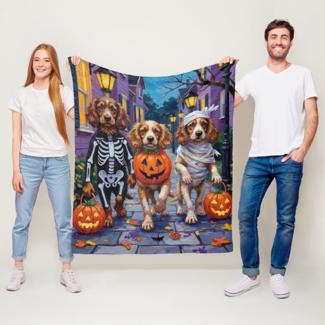 Couverture Polaire Chiens Cocker Spaniel faisant Trick-or-Treating à  (En situation)