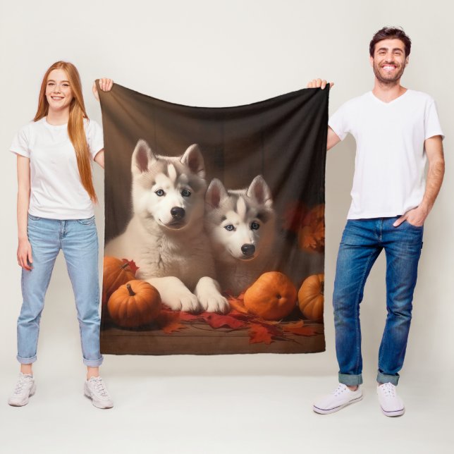 Couverture Polaire Chiots Husky Sibérien Délice d'Automne Citrouille  (En situation)