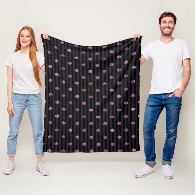 Couverture Polaire Citrouilles et rayures seamless violettes en feuil (En situation)