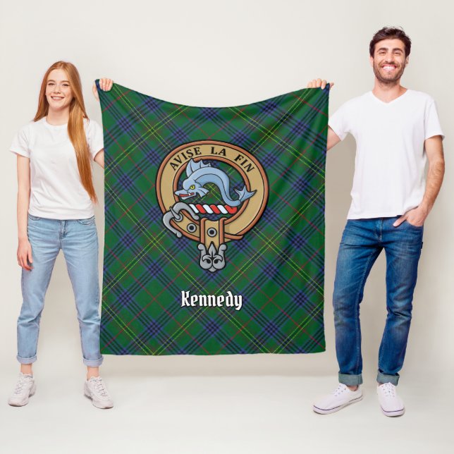 Couverture Polaire Clan Kennedy Crest sur Tartan (En situation)