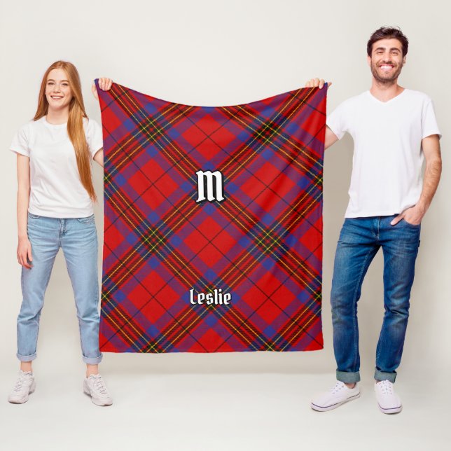 Couverture Polaire Clan Leslie Red Tartan (En situation)