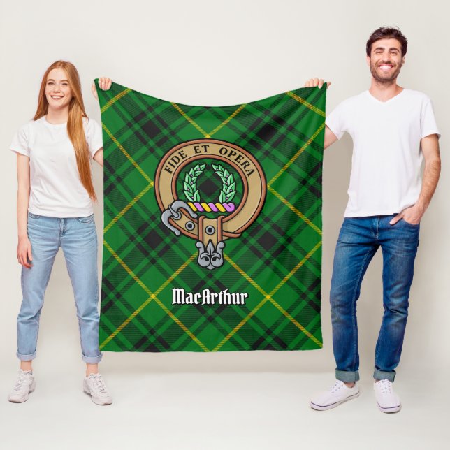 Couverture Polaire Clan MacArthur Crest sur Tartan (En situation)