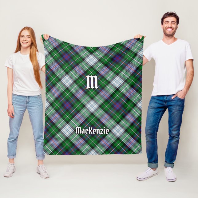 Couverture Polaire Clan MacKenzie robe Tartan Fleece Blanket (En situation)