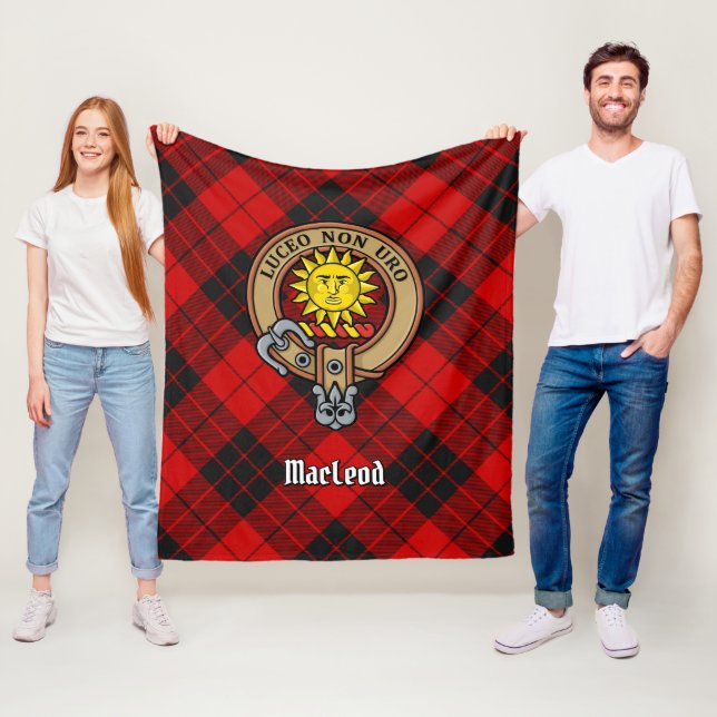 Couverture Polaire Clan MacLeod de Raasay Crest sur Tartan (En situation)