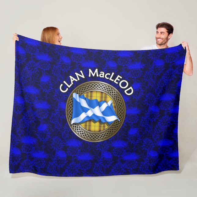 Couverture Polaire Clan MacLeod Tartan Knot & Drapeau (En situation)
