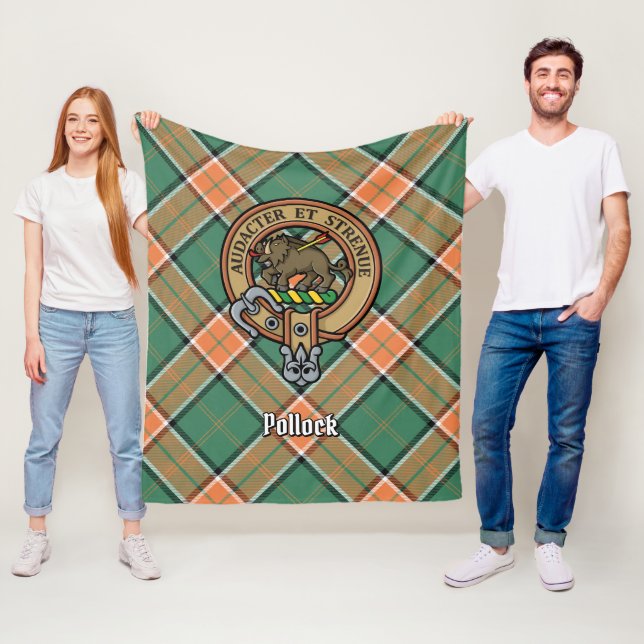 Couverture Polaire Clan Pollock Crest sur Tartan (En situation)