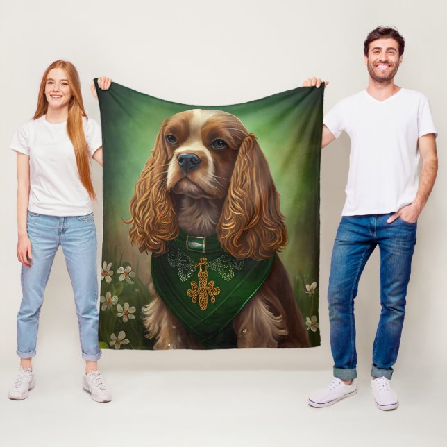 Couverture Polaire Cocker Spaniel Chien en robe de fête St. Patrick (En situation)