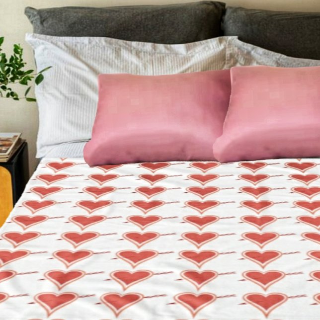 Couverture Polaire Coeur Et Flèche-Rouge (A cuddly, fleece blanket, for displaying on your bed, for the romantic month of February!)