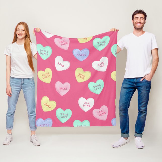 Couverture Polaire Coeurs bonbons de Saint-Valentin classiques (En situation)