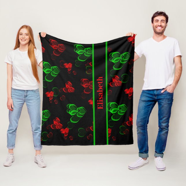 Couverture Polaire cœurs rouges et verts  (En situation)