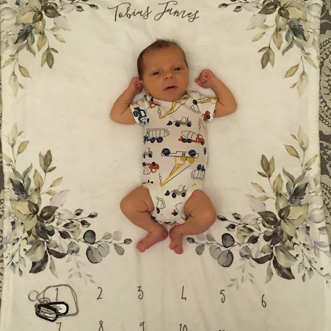 Couverture Polaire Coins botaniques feuillus Jalon mensuel du bébé (Thank you Erin for sharing your photo! Little Tobias is so cute!)
