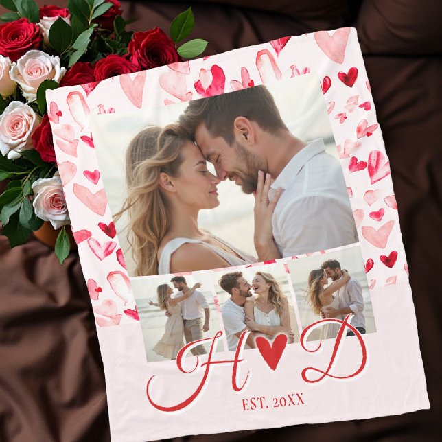 Couverture Polaire Collage photo de monogramme de la Saint-Valentin a (valentine love photo collage hearts blanket bridal birthday anniversary boyfriend girlfriend gift)