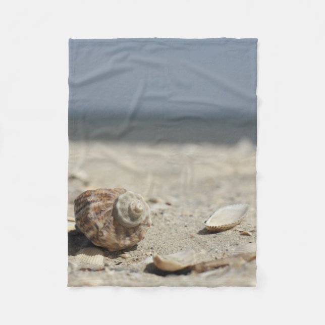 Couverture Polaire Coquillages sur le sable par la mer (Devant)