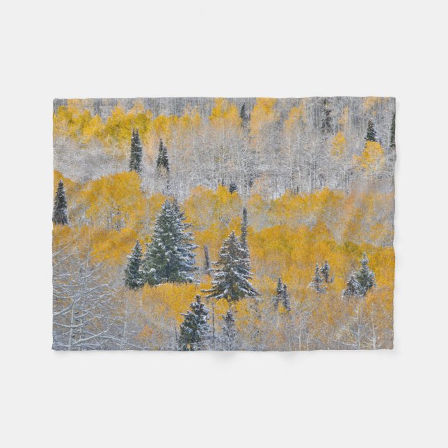 Couverture Polaire Couleurs d'automne des trembles et neige fraîche K (Devant (Horizontal))