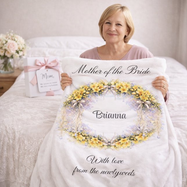 Couverture Polaire Couronne de Freesia pour la mère de la mariée Cade (Créateur téléchargé)