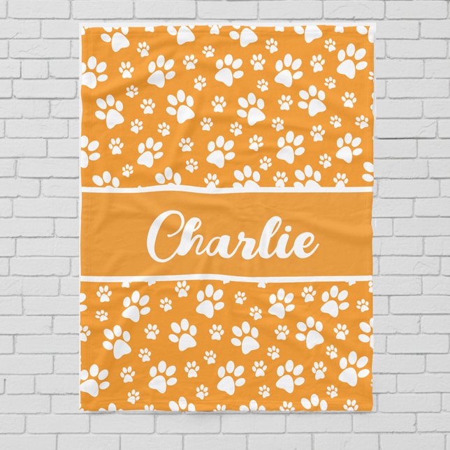Couverture Polaire Cozy Paw Print Personalized Dog Blanket – Orange (Dog blanket - personalized with name and color - orange)