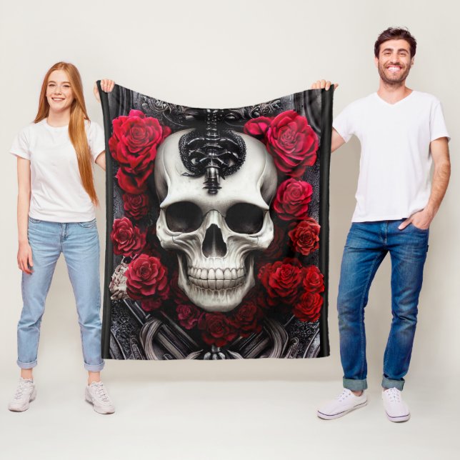 Couverture Polaire Crâne foncé et gothique et Rose (En situation)