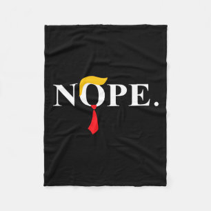 Couverture Polaire Cravate rouge Trump Wig Drôle Anti Trump Cadeau