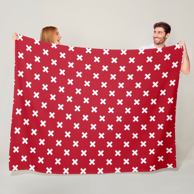 Couverture Polaire Croix blanche sur le rouge (En situation)