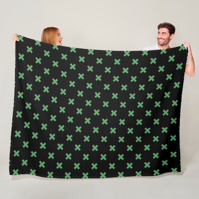 Couverture Polaire Croix verte coutures sur noir (En situation)