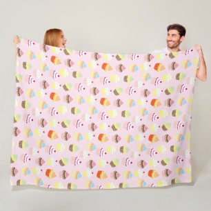 COUVERTURE POLAIRE CUPCAKES MOTIF ROSE