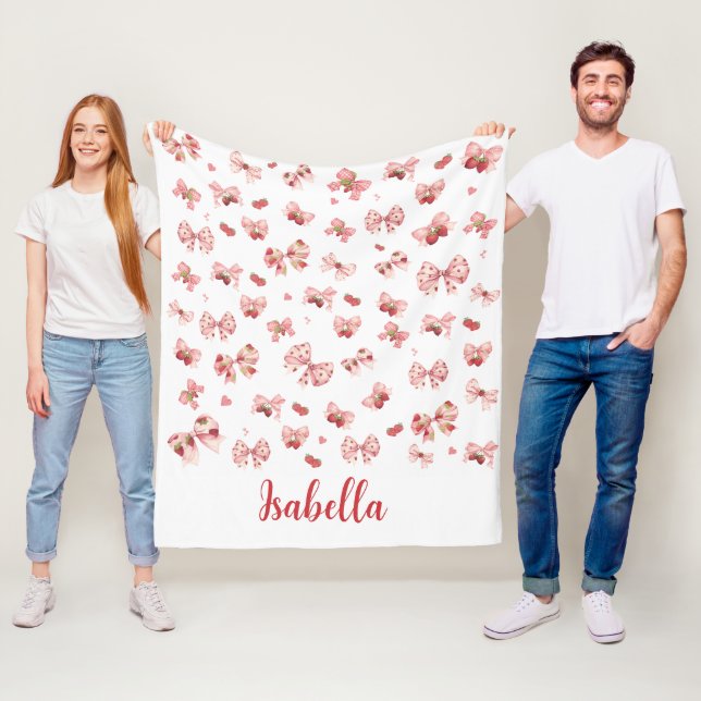 Couverture Polaire Custom baby blanket with pink bows & strawberries  (En situation)