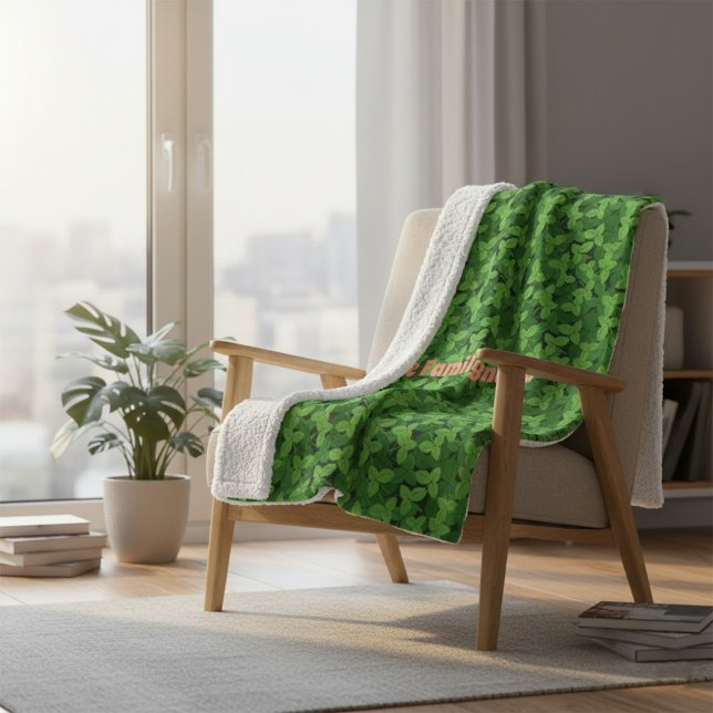 Couverture Polaire Custom Family Name Blanket with Strawberry Leaves  (Créateur téléchargé)