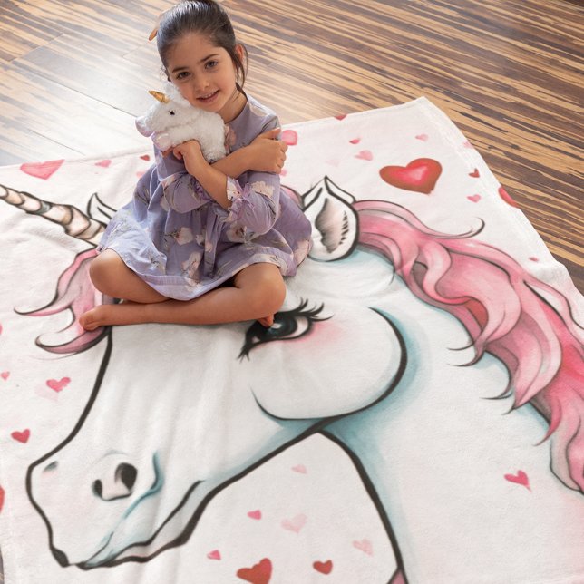 Couverture Polaire Cute Unicorne avec Coeurs (The perfect blanket for a bedroom or playroom.)
