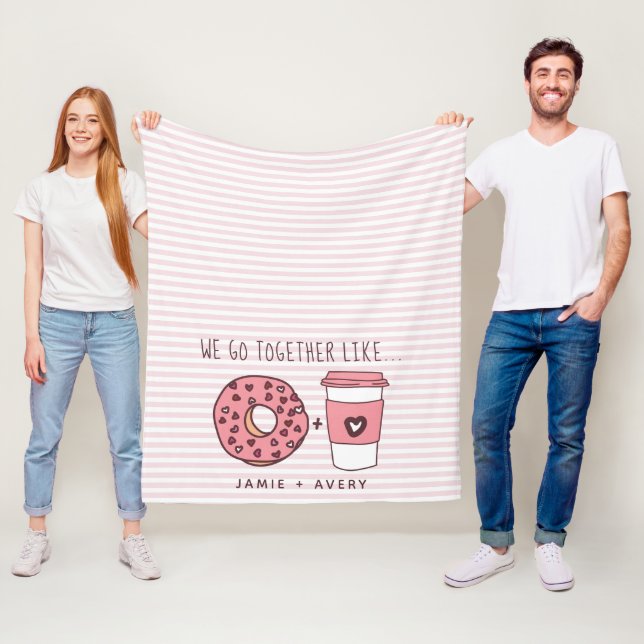 Couverture Polaire Cute We Go Together Donuts & Coffee Fleece Blanket (En situation)