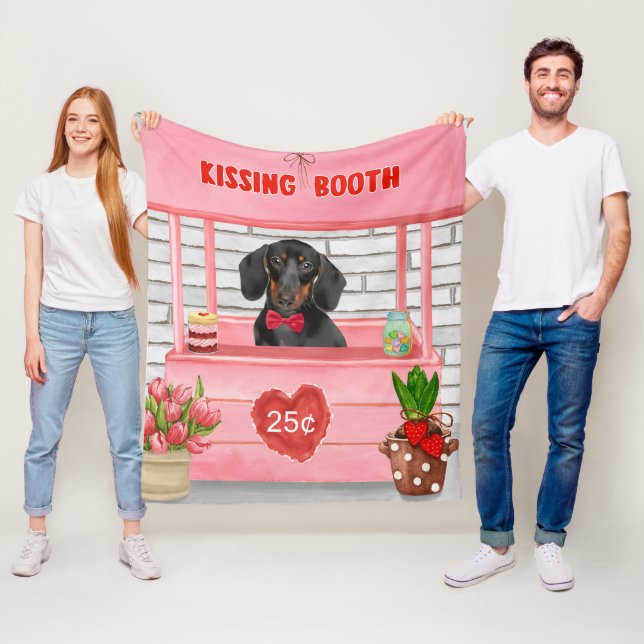 Couverture Polaire Dachshund Chien Valentine's Day Kissing Booth (En situation)