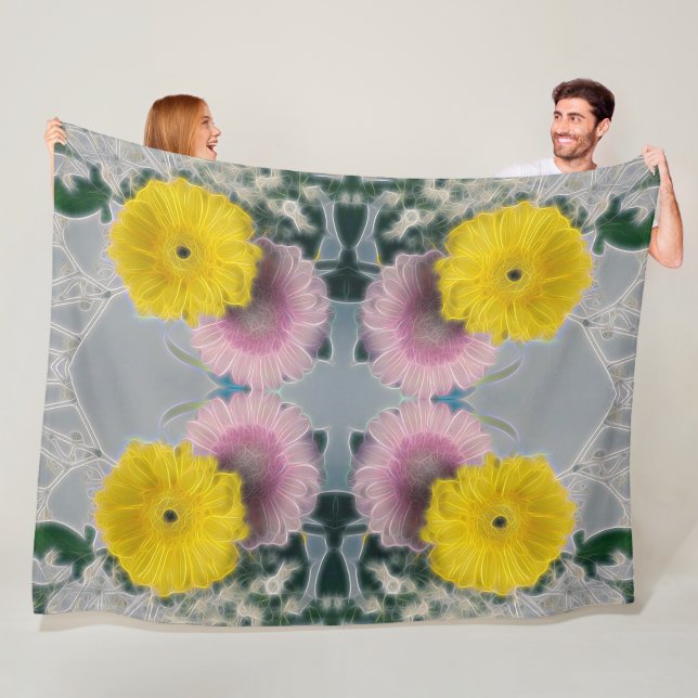 Couverture Polaire Daisy Glow - Motif floral rose et jaune (En situation)