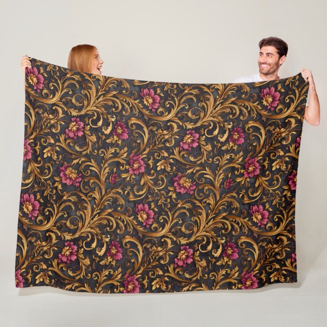 Couverture Polaire Dark Baroque Floral with Gold Scrolls (En situation)