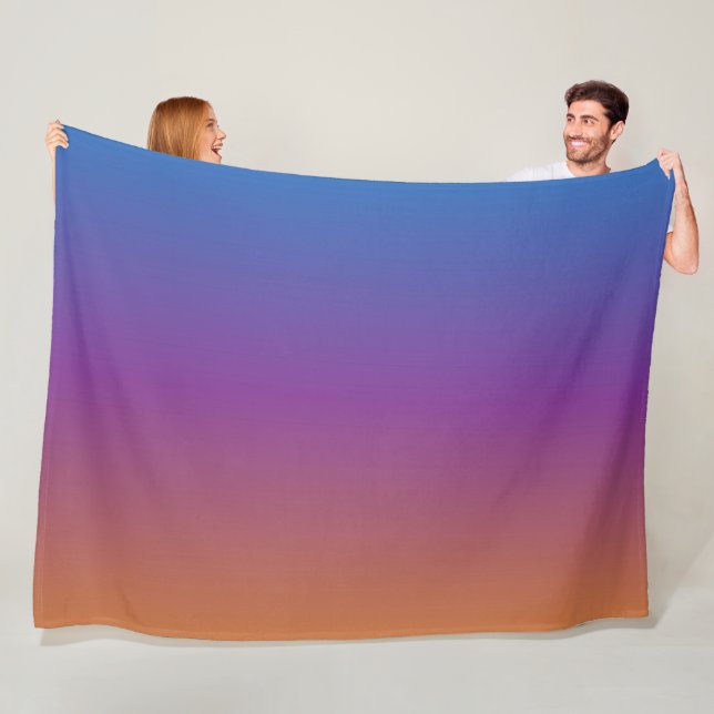 Couverture Polaire Dégradé de bleu, violet et orange (En situation)