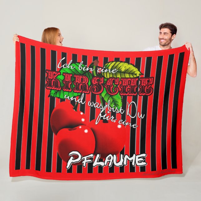 Couverture Polaire Des cerises rouges sucrées avec un sort drôle (En situation)