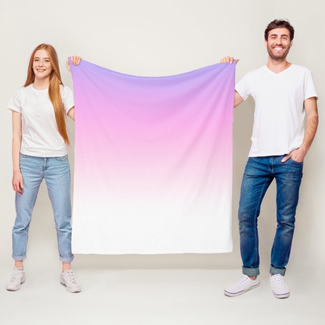 Couverture Polaire Design violet et sombre rose (En situation)