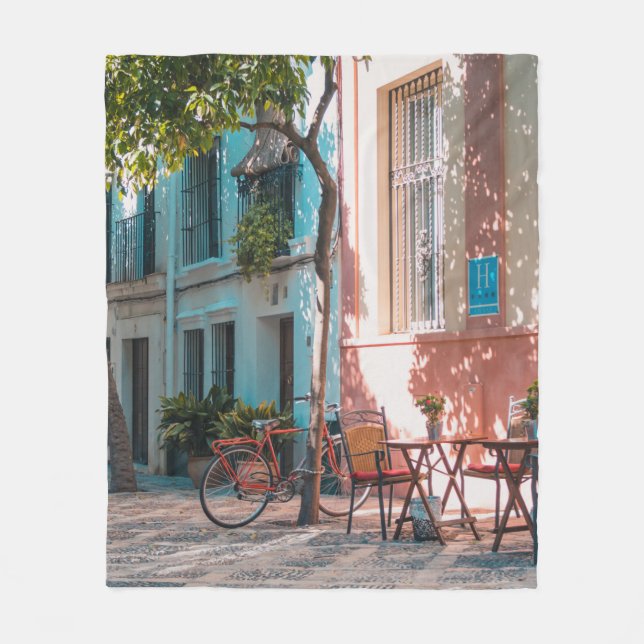 Couverture Polaire Deux tables marron dehors (Devant)