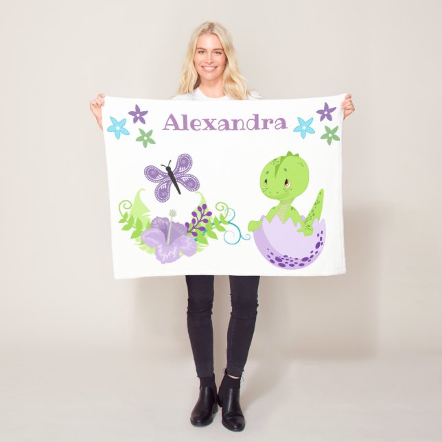 Couverture Polaire Dinosaure bébé et papillon personnalisés (En situation)