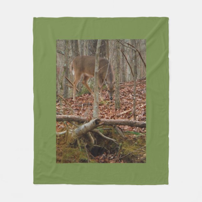 Couverture Polaire Doe Deer dans les arbres (Devant)