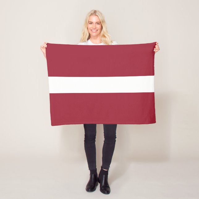 Couverture Polaire Drapeau de la Lettonie (En situation)