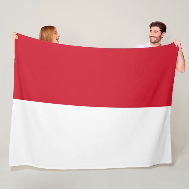 Couverture Polaire Drapeau de Monaco (En situation)