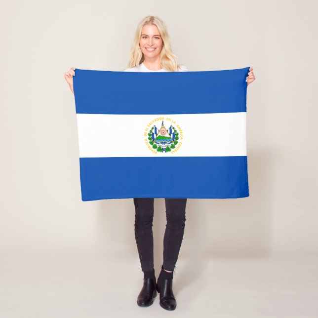 Couverture Polaire Drapeau d'El Salvador (En situation)