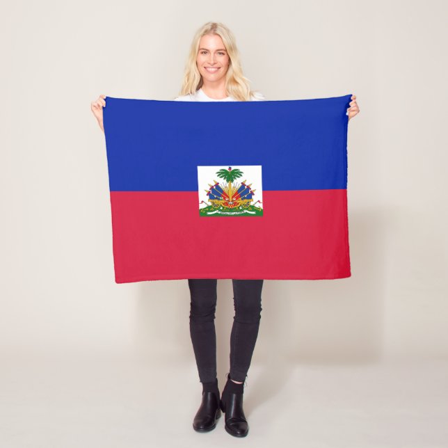 Couverture Polaire Drapeau d'Haïti (En situation)