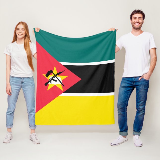Couverture Polaire Drapeau du Mozambique (En situation)