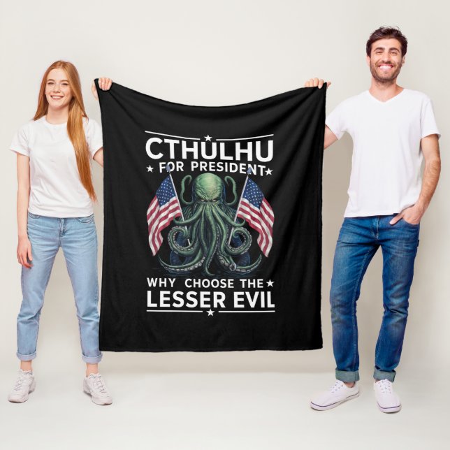 Couverture Polaire Drôle d'élection 2024 Cthulhu pour président  (En situation)