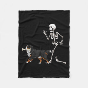 Couverture Polaire Drôle Halloween Bernese Mountain Dog Et Skeleton