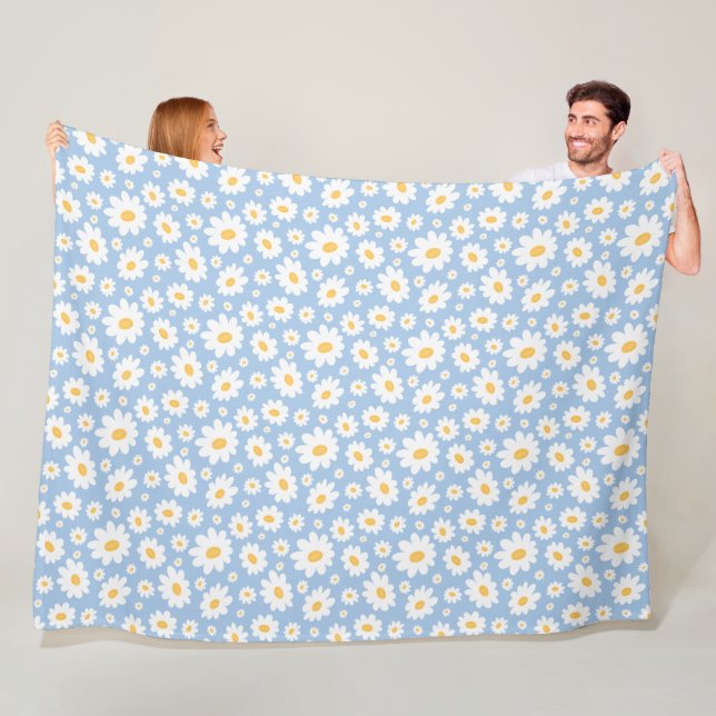 Couverture Polaire Dusty Blue Hand Drawn Daisy Pattern (En situation)